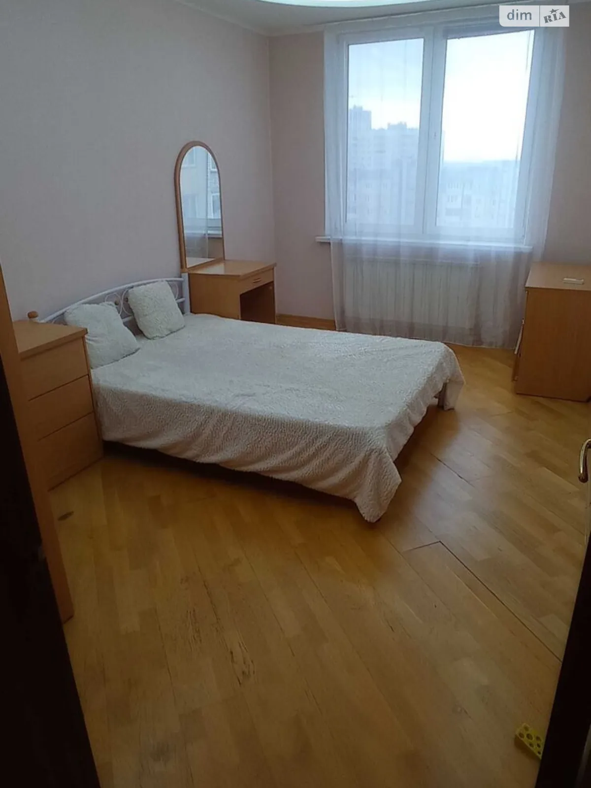 Сдается в аренду 3-комнатная квартира 93 кв. м в, цена: 500 $ - фото 1