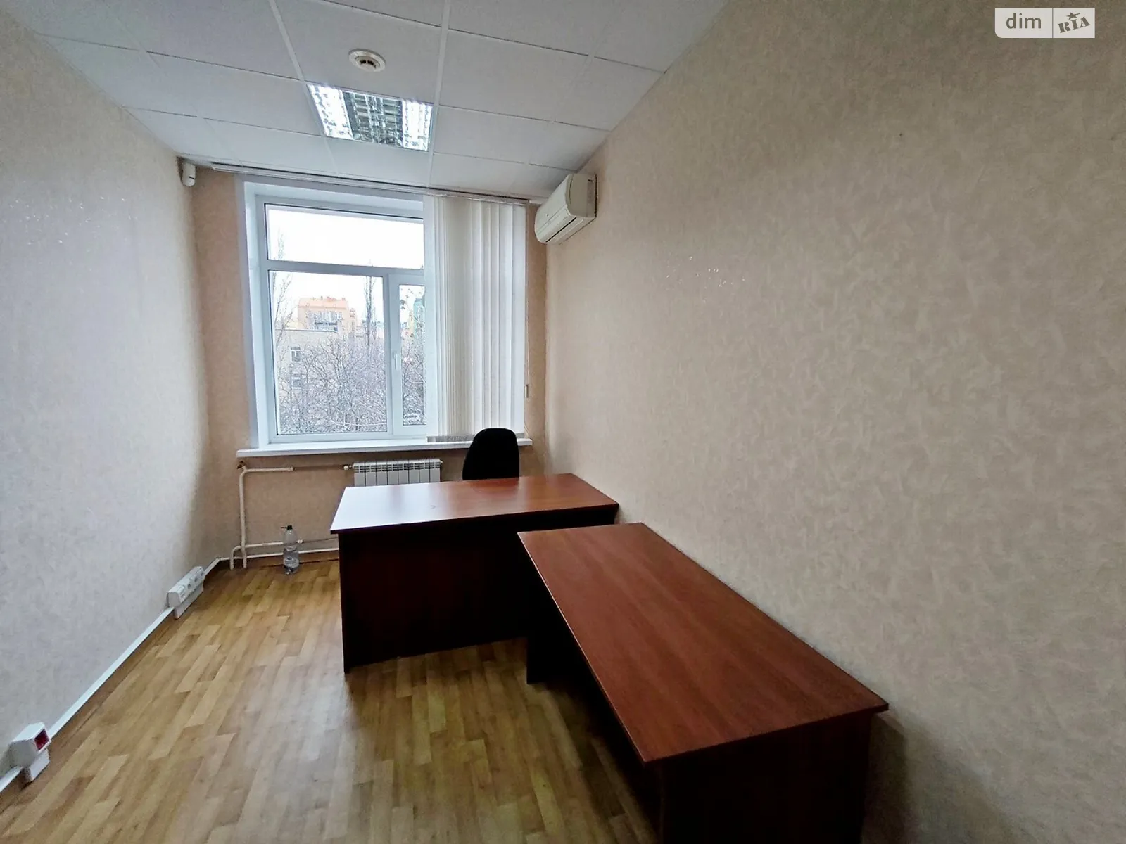 Здається в оренду офіс 12.8 кв. м в бізнес-центрі, цена: 5840 грн - фото 1
