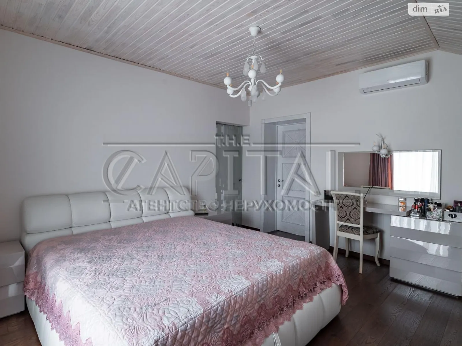 Продается дом на 3 этажа 155.3 кв. м с садом, цена: 225000 $ - фото 1