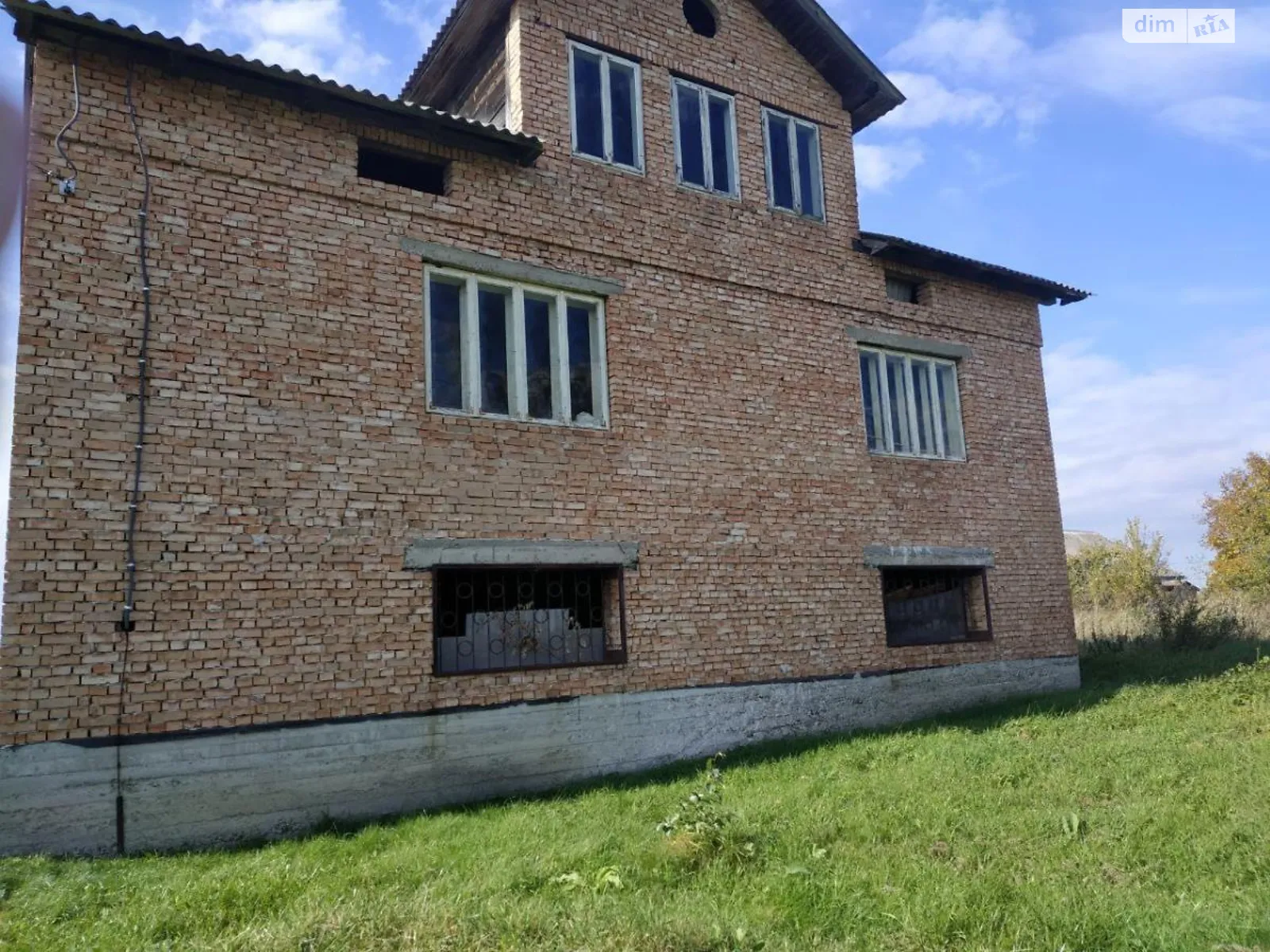 Продается дом на 2 этажа 214.4 кв. м с подвалом, цена: 64000 $ - фото 1