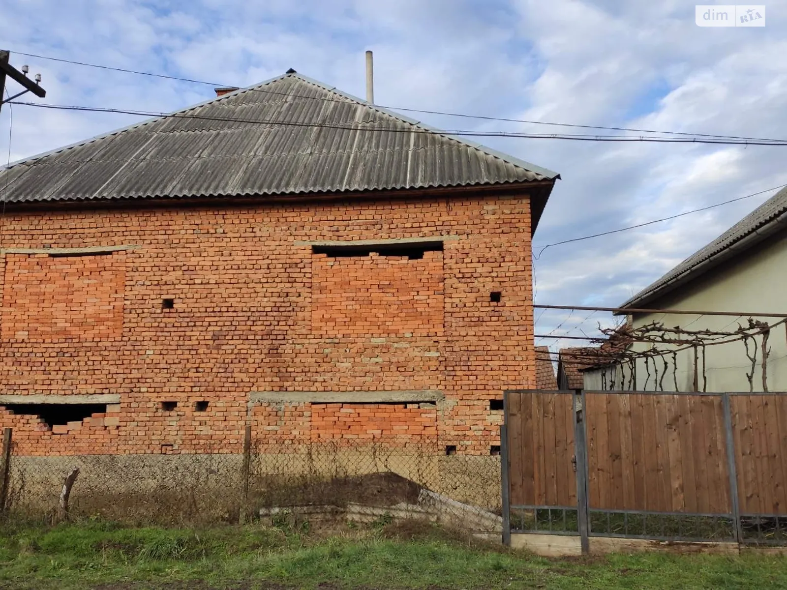 Продается дом на 2 этажа 188 кв. м с мансардой, цена: 27000 $ - фото 1