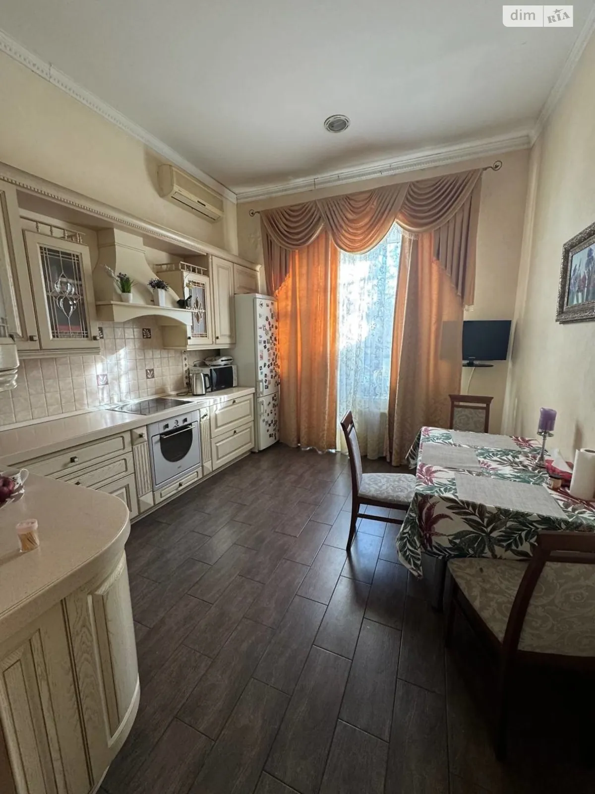 Продается 7-комнатная квартира 307 кв. м в Одессе, цена: 300000 $ - фото 1