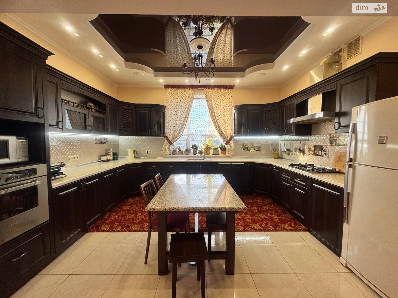 Продается дом на 4 этажа 444 кв. м с баней/сауной, цена: 260000 $ - фото 1