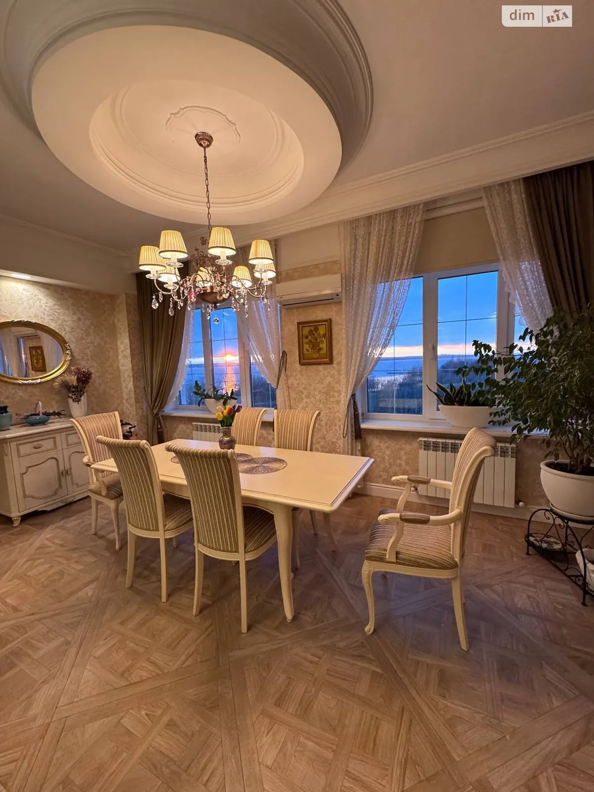 Продается 3-комнатная квартира 241.1 кв. м в Каменском, просп. Надднепрянский, 8 - фото 1