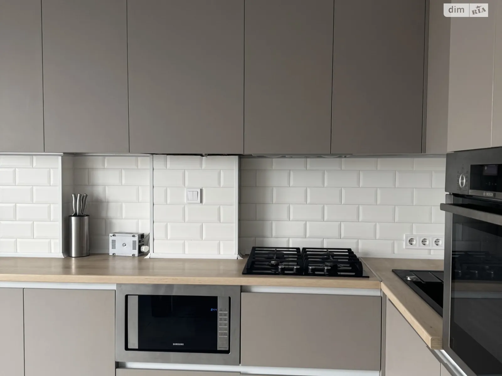 Продается 3-комнатная квартира 77 кв. м в Ирпене, ул. Полтавская, 73 - фото 1