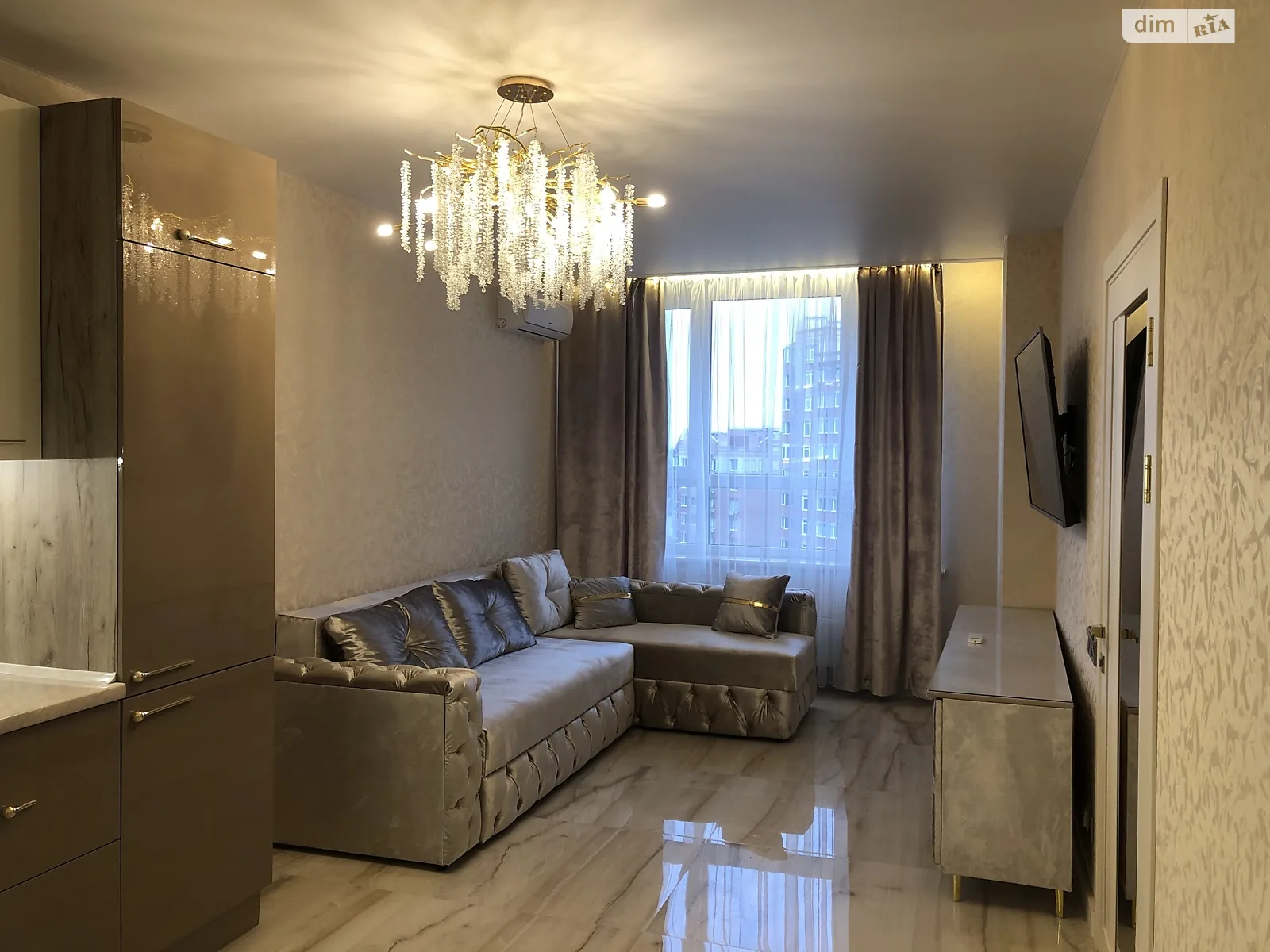 Продается 1-комнатная квартира 44.5 кв. м в Ирпене, ул. Университетская(Карла Маркса), 3/6 - фото 1