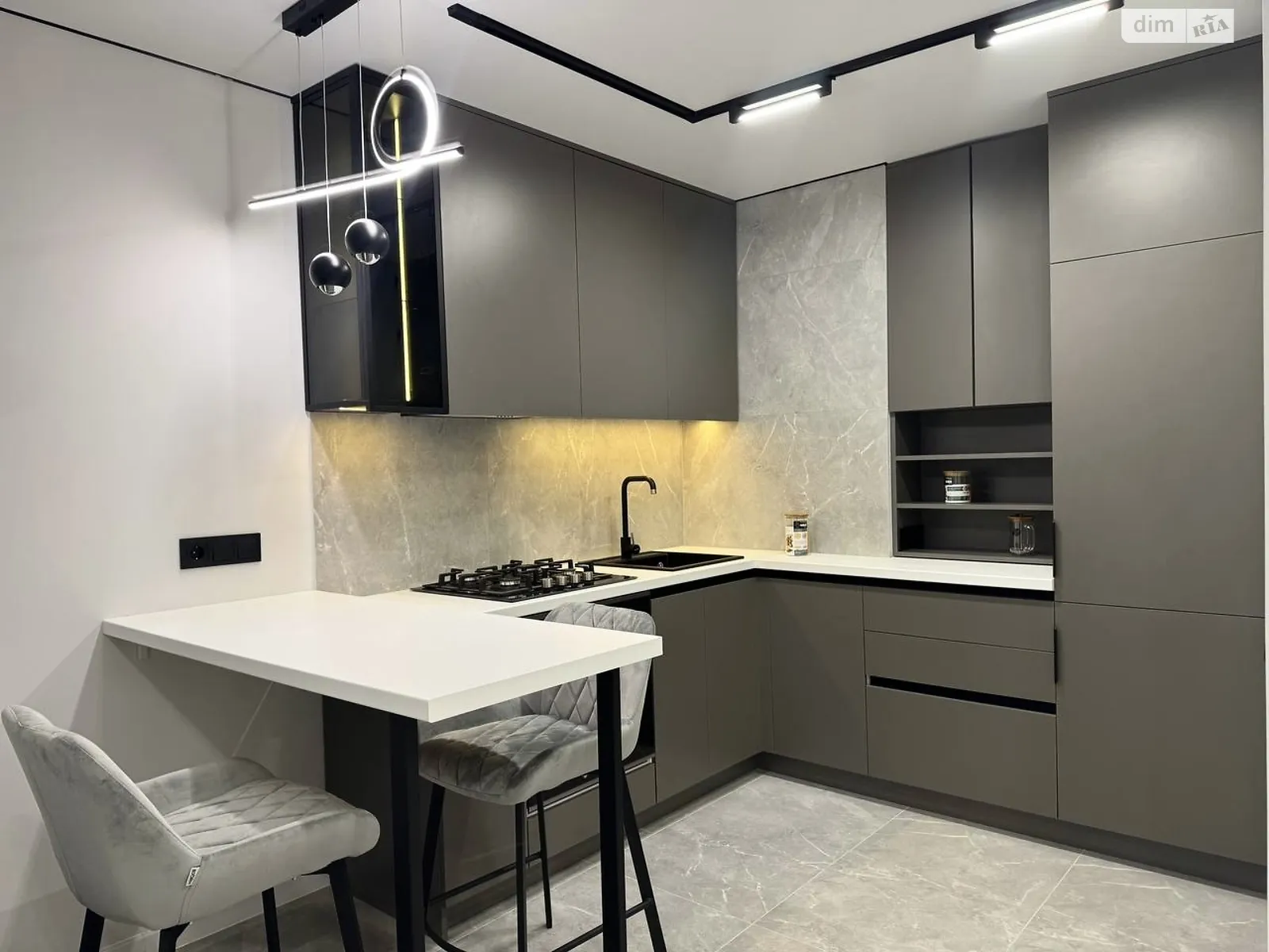 2-кімнатна квартира 59 кв. м у Тернополі, вул. Київська - фото 1