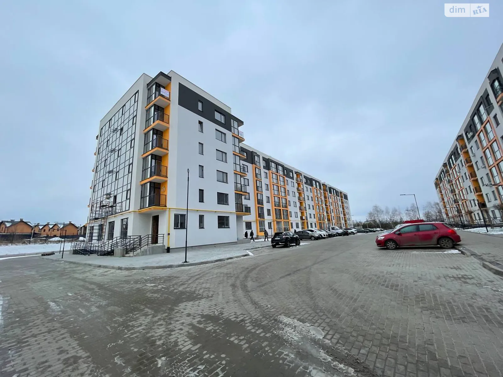 Продається 2-кімнатна квартира 70.28 кв. м у Березині, вул. Райдужна, 101 - фото 1