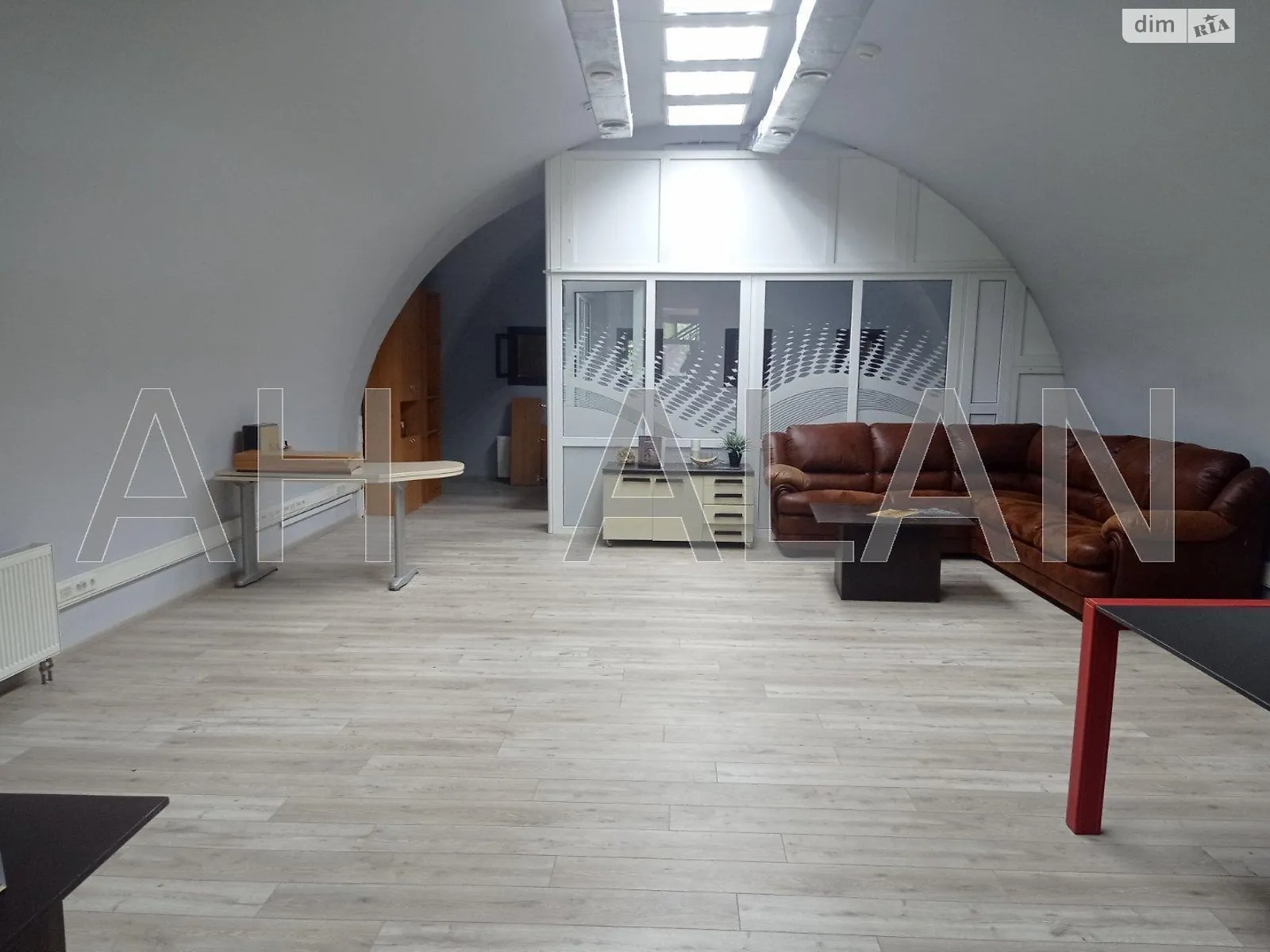 Сдается в аренду офис 110 кв. м в бизнес-центре, цена: 49500 грн - фото 1