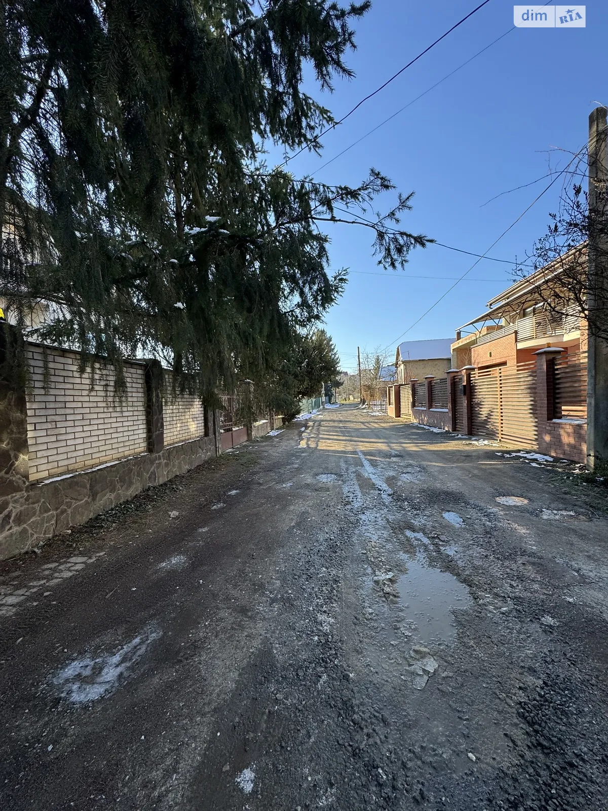 Продается дом на 3 этажа 309 кв. м с мебелью, цена: 120000 $ - фото 1