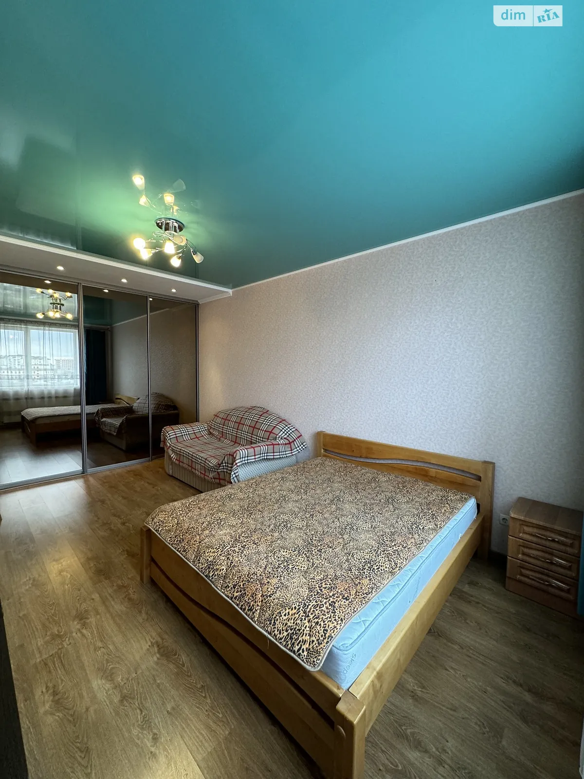 Продается 1-комнатная квартира 43 кв. м в Ивано-Франковске, ул. Пулюя И., 15А - фото 1