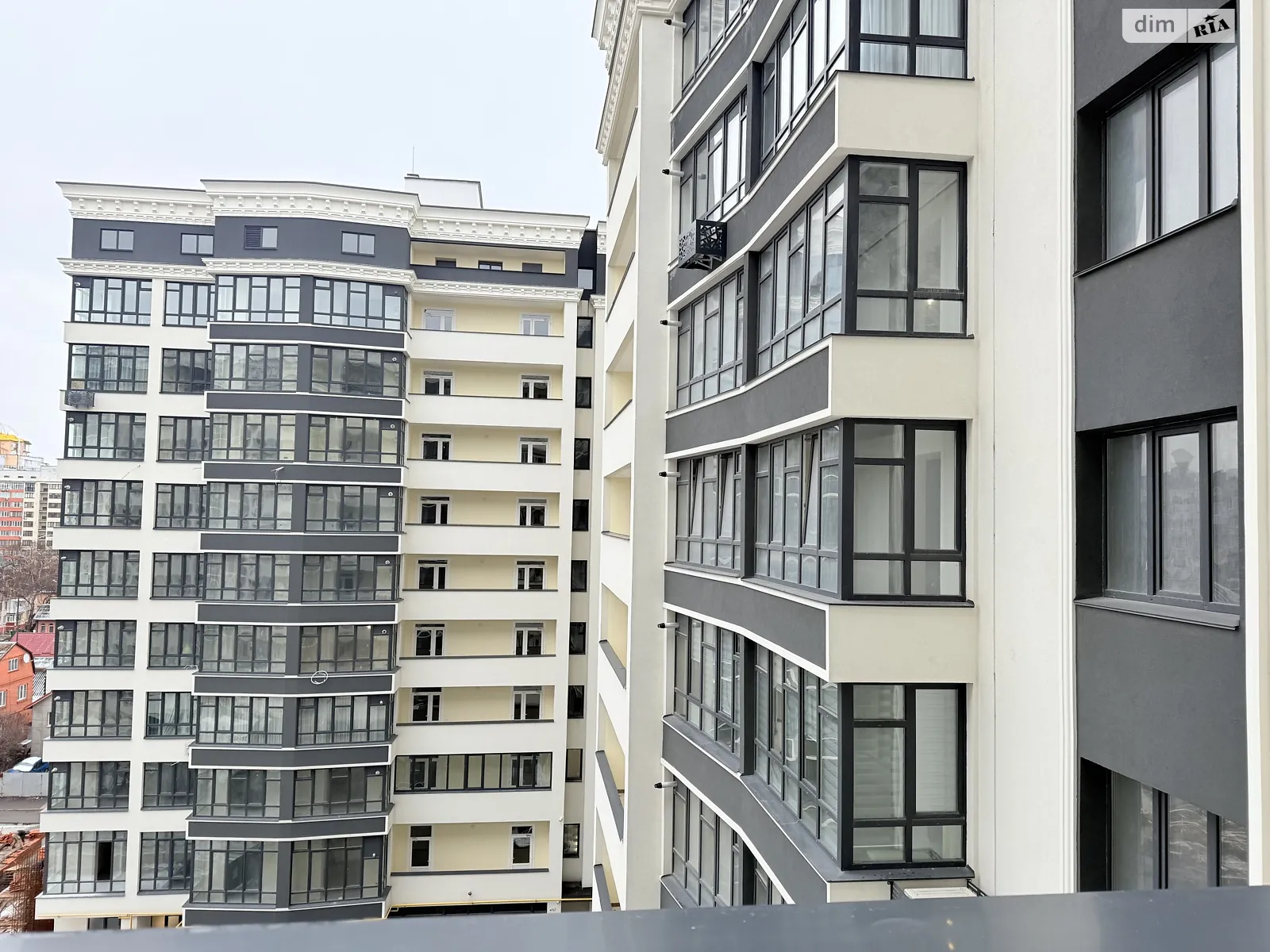 Продается 2-комнатная квартира 74 кв. м в Хмельницком, ул. Шевченко, 39 - фото 1