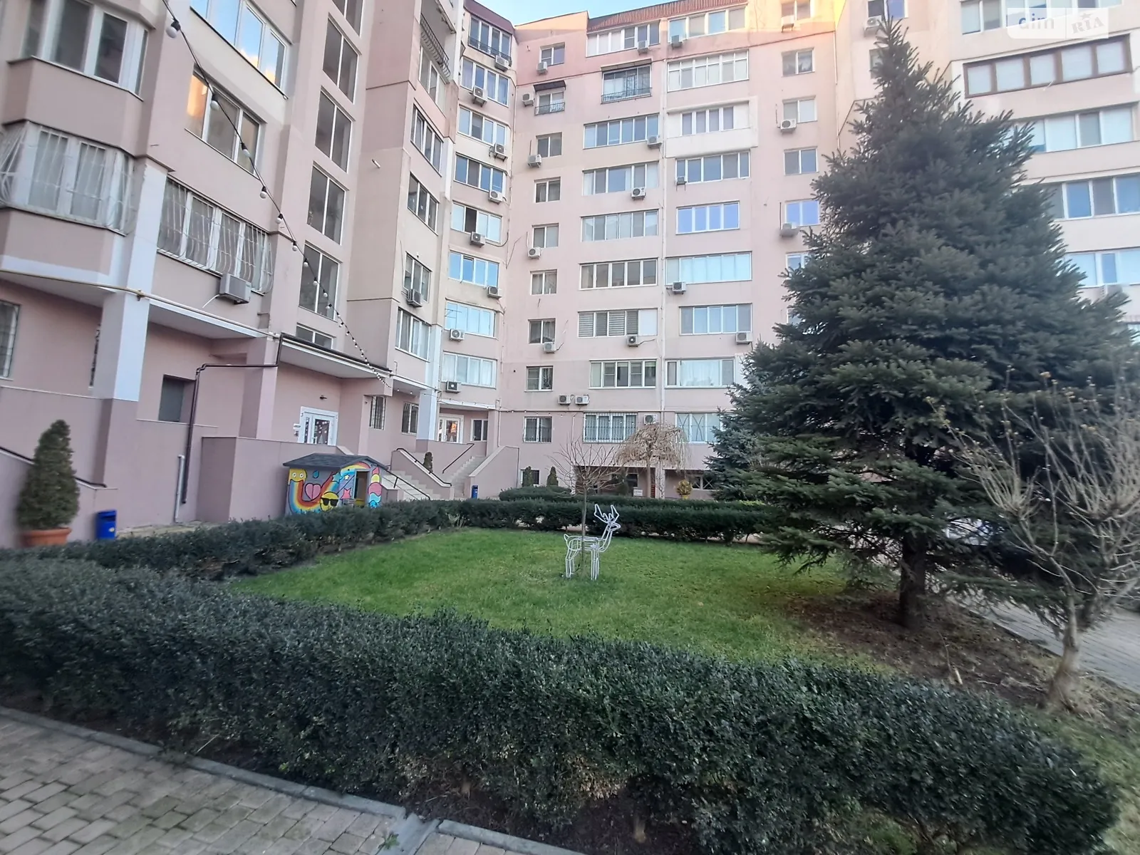 Продается 3-комнатная квартира 115 кв. м в Одессе, ул. Новосельского, 69/71 - фото 1