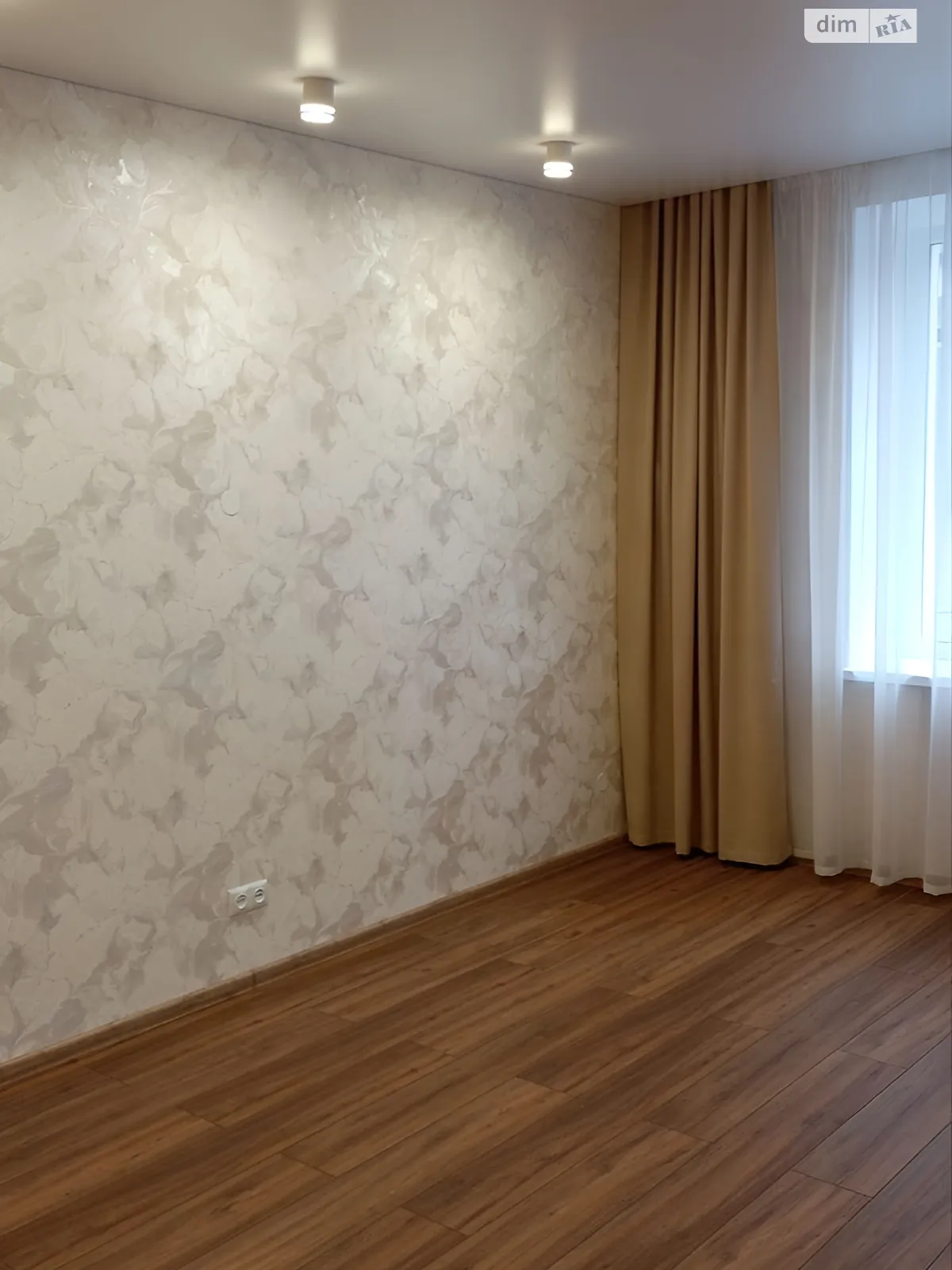 Продається 2-кімнатна квартира 56 кв. м у Кам'янському, вул. Йосипа Манаєнкова(Комунарна) - фото 1