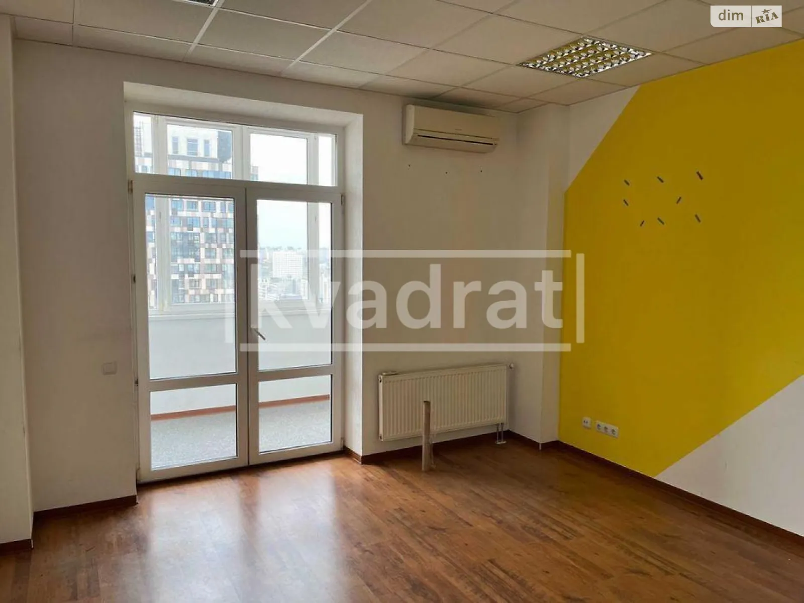 Сдается в аренду офис 193 кв. м в бизнес-центре, цена: 1500 $ - фото 1