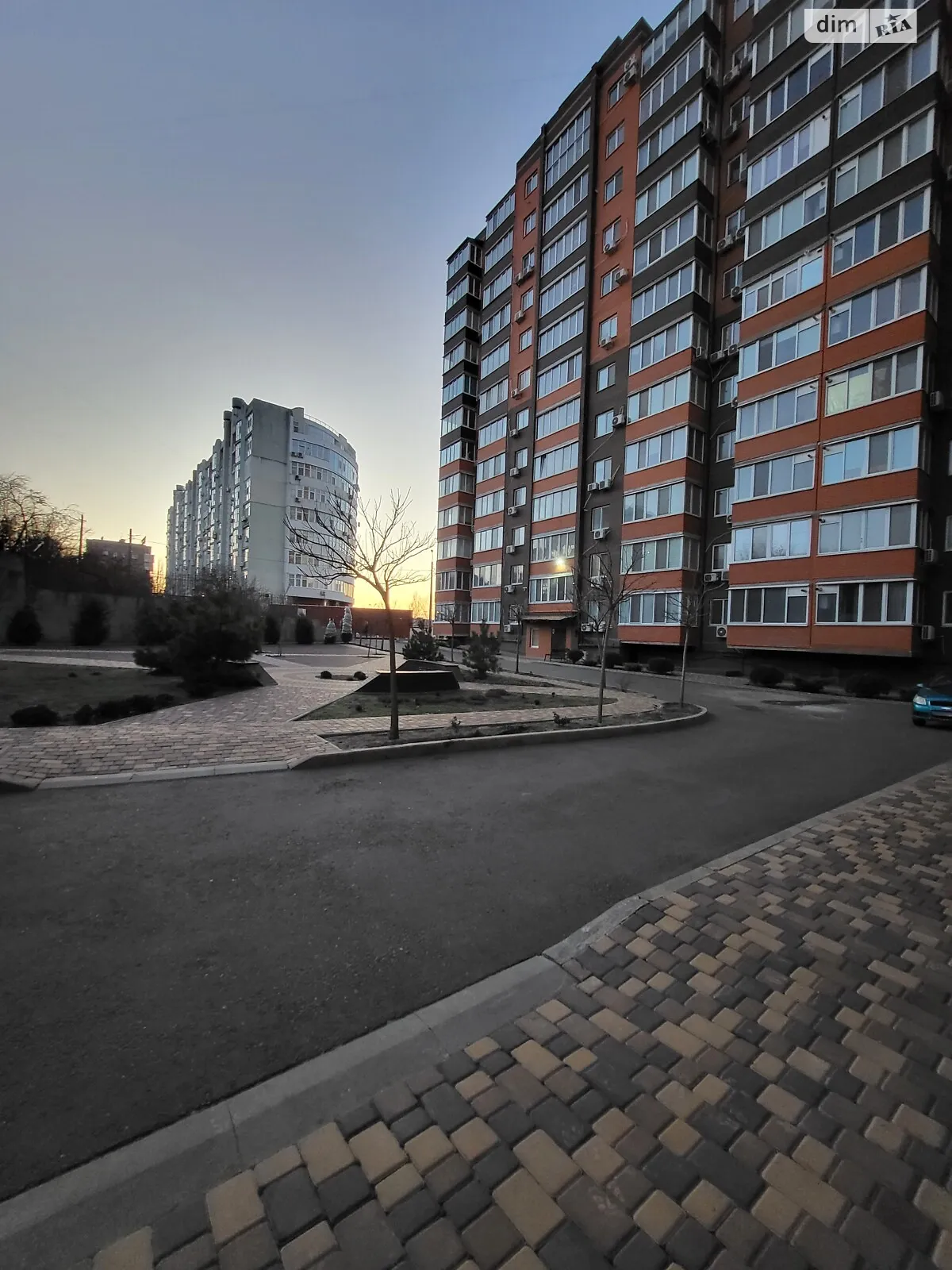Продається 3-кімнатна квартира 83.2 кв. м у Миколаєві, вул. Мостобудівників, 18 - фото 1