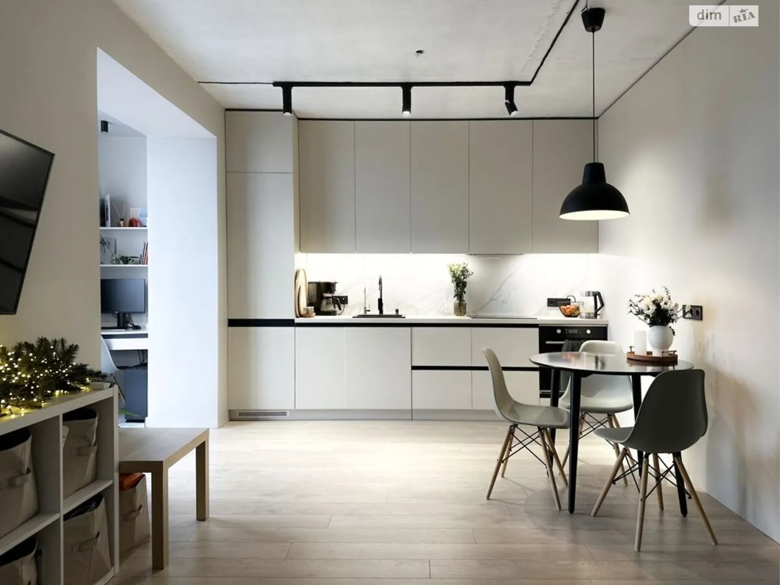 Продается 1-комнатная квартира 52 кв. м в Киеве, ул. Новомостицкая, 15 - фото 1