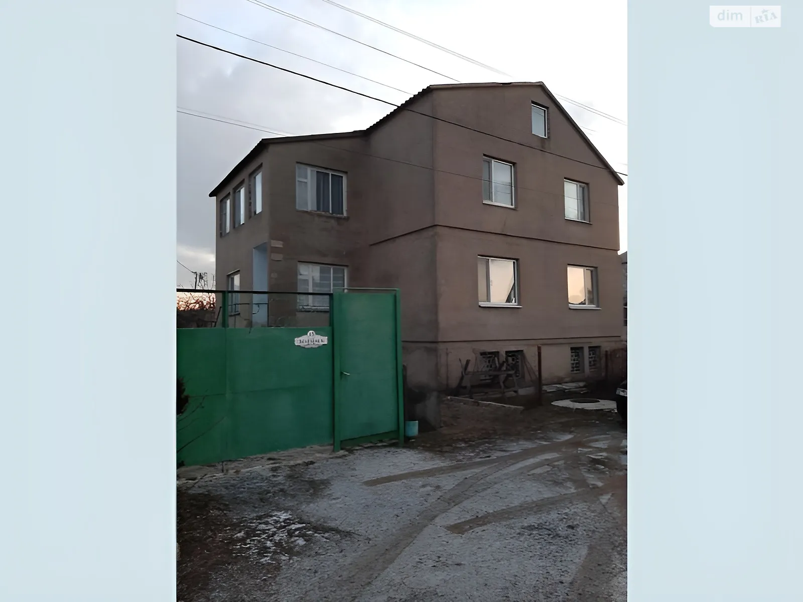 Продається будинок 3 поверховий 256 кв. м з ділянкою, цена: 43000 $ - фото 1
