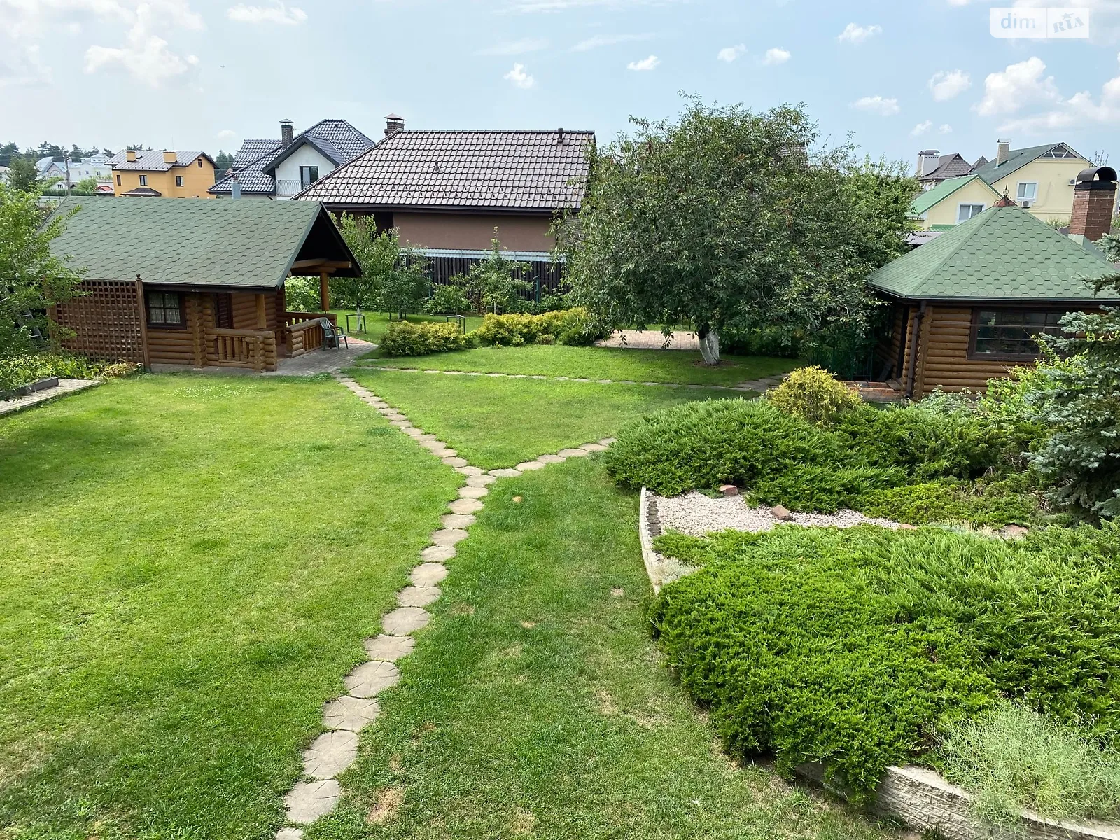 Продается дом на 2 этажа 188.2 кв. м с камином, цена: 169000 $ - фото 1