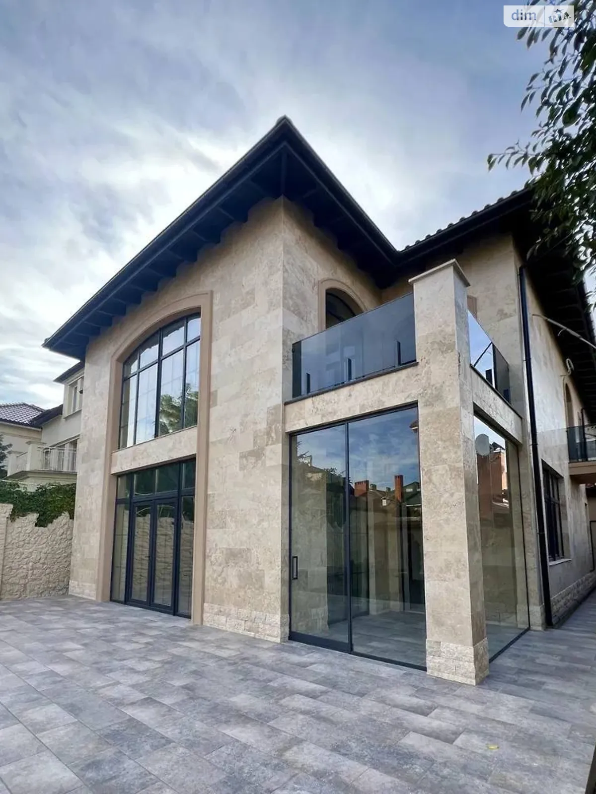 Продається будинок 2 поверховий 300 кв. м с басейном, цена: 700000 $ - фото 1