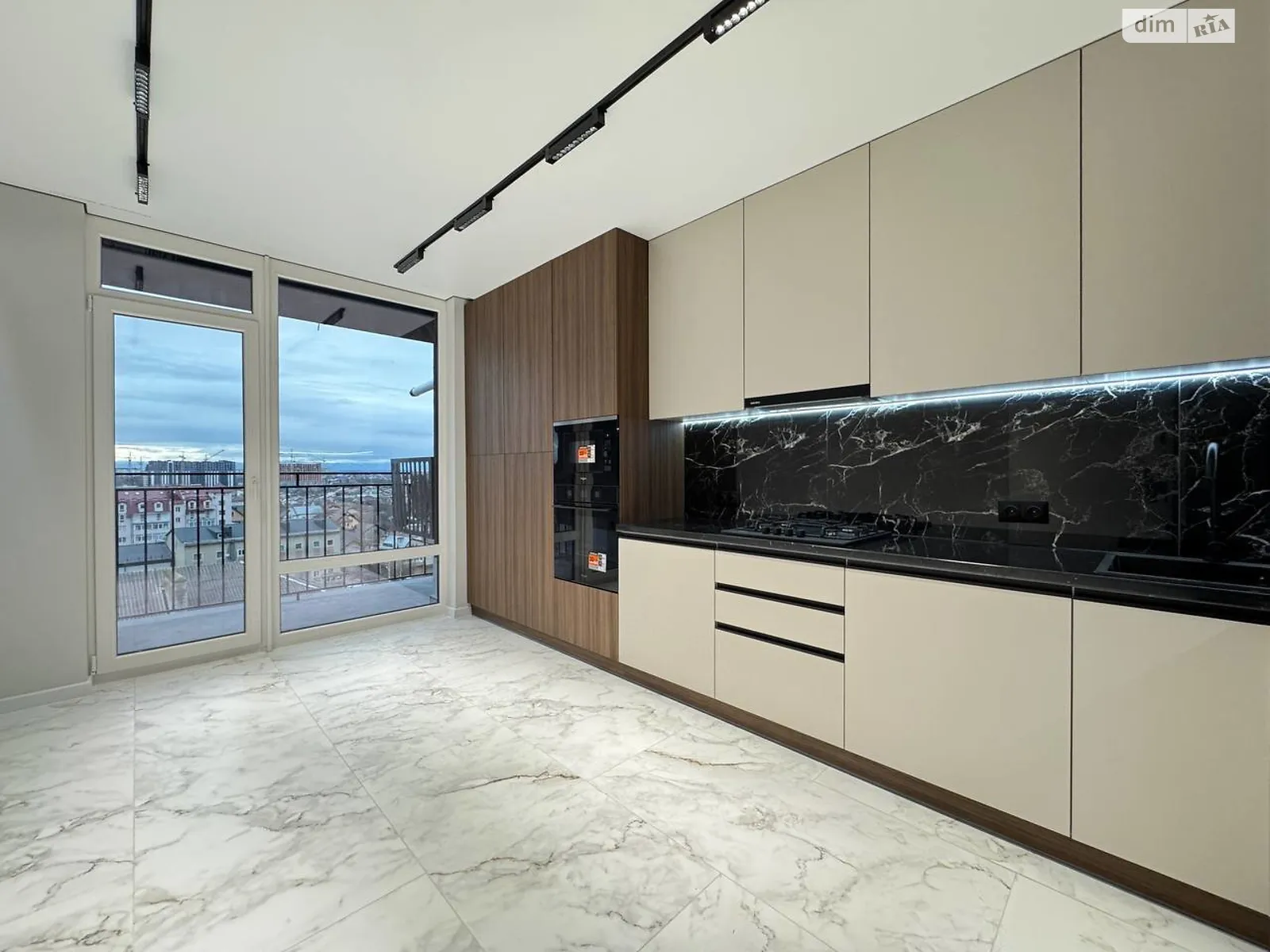 Продается 1-комнатная квартира 49.7 кв. м в Ивано-Франковске, цена: 67000 $ - фото 1