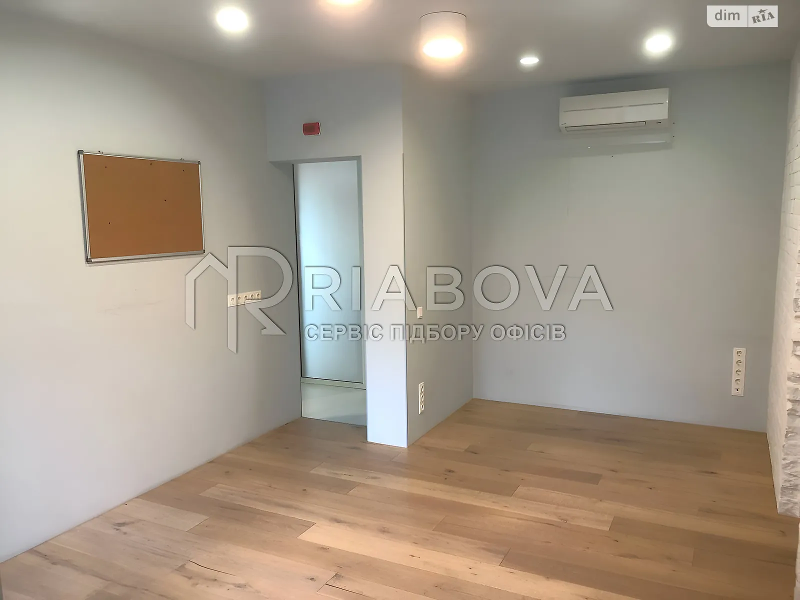 Здається в оренду офіс 117 кв. м в бізнес-центрі, цена: 2000 € - фото 1