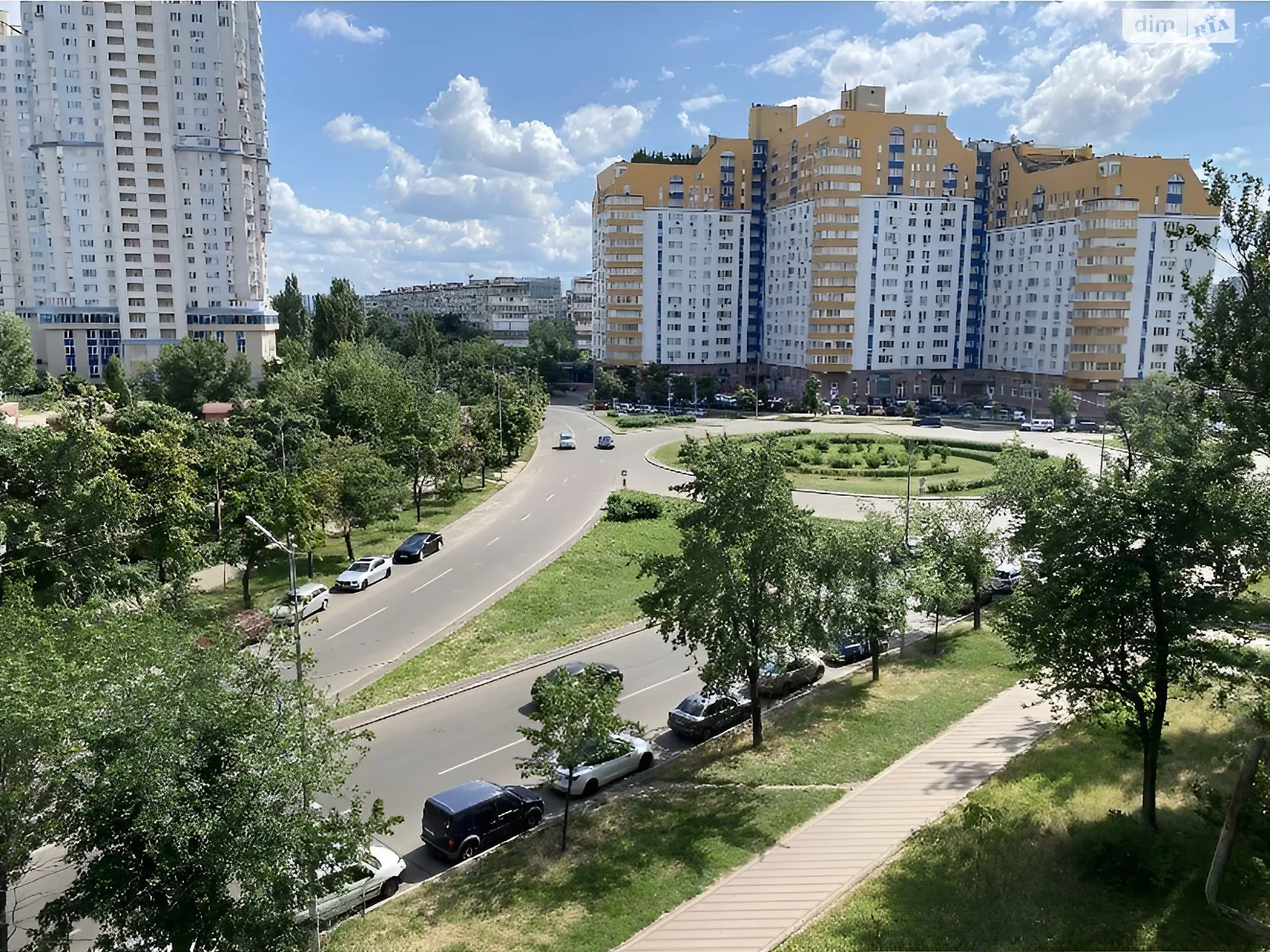 Продається 2-кімнатна квартира 42 кв. м у Києві, просп. Павла Тичини, 9 - фото 1
