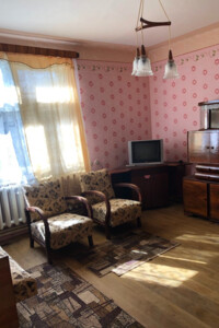 Зніму приватний будинок у Ужгороді довгостроково