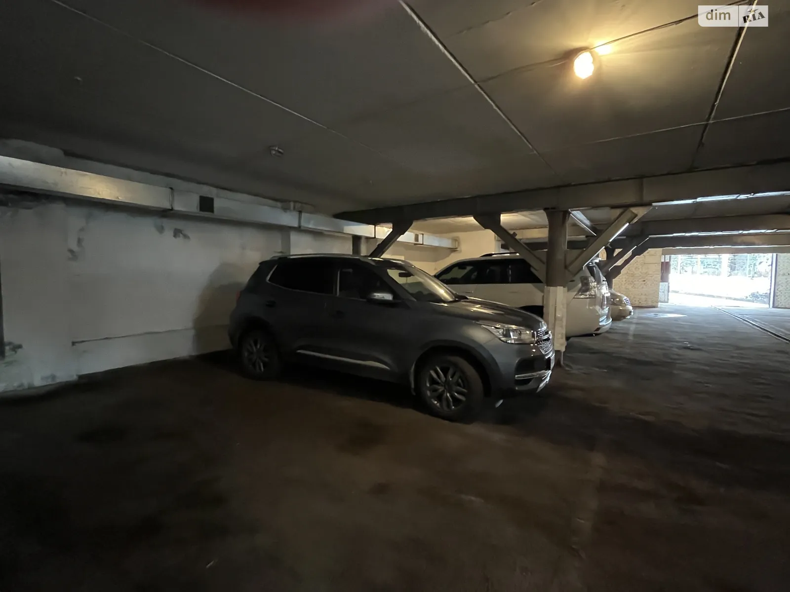Продается место в гаражном кооперативе под легковое авто на 17 кв. м, цена: 8500 $ - фото 1