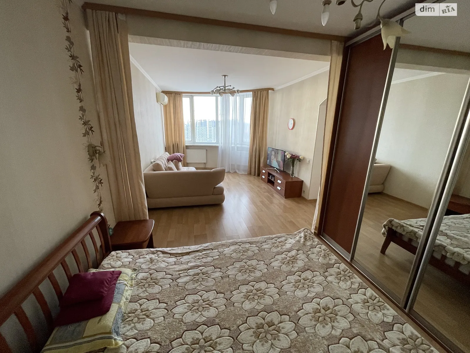 Продається 1-кімнатна квартира 61 кв. м у Києві, Харківське шосе, 19А - фото 1