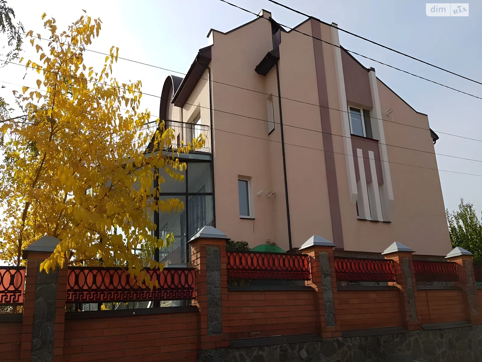 Продается дом на 3 этажа 425.8 кв. м с камином, цена: 170000 $ - фото 1