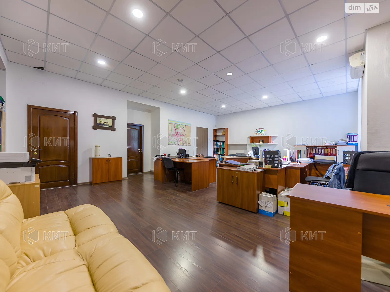 Продається офіс 190 кв. м в бізнес-центрі, цена: 105000 $ - фото 1