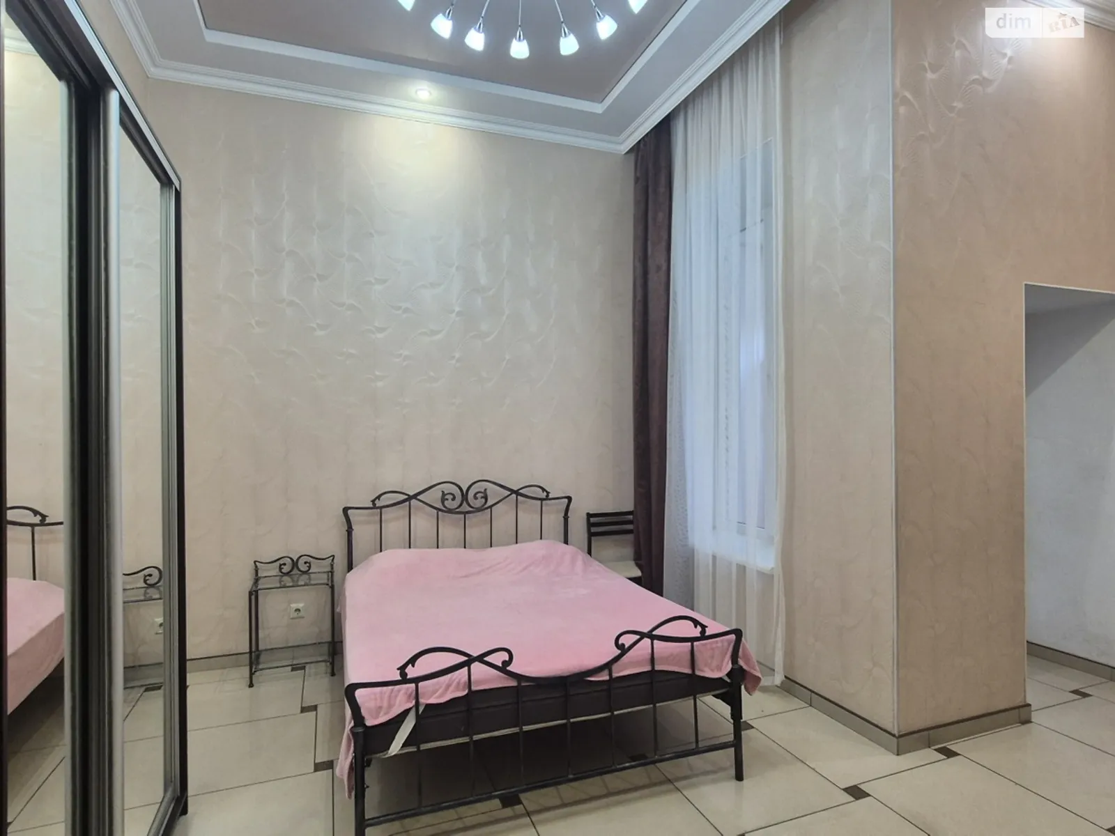 Сдается в аренду 1-комнатная квартира 45 кв. м в Одессе, ул. Малая Арнаутская, 8 - фото 1
