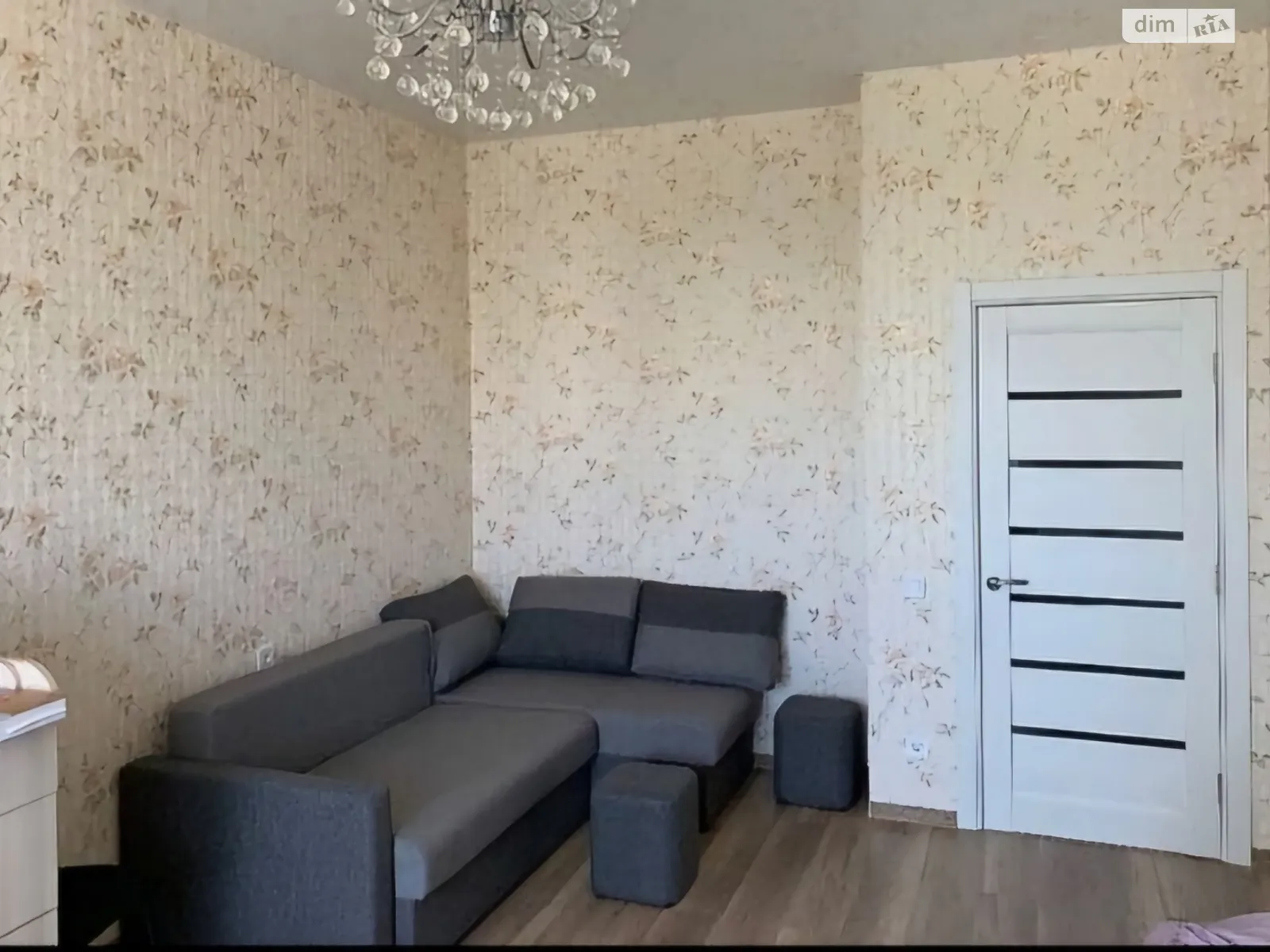 Продается 1-комнатная квартира 50.2 кв. м в Черноморске, цена: 55000 $ - фото 1