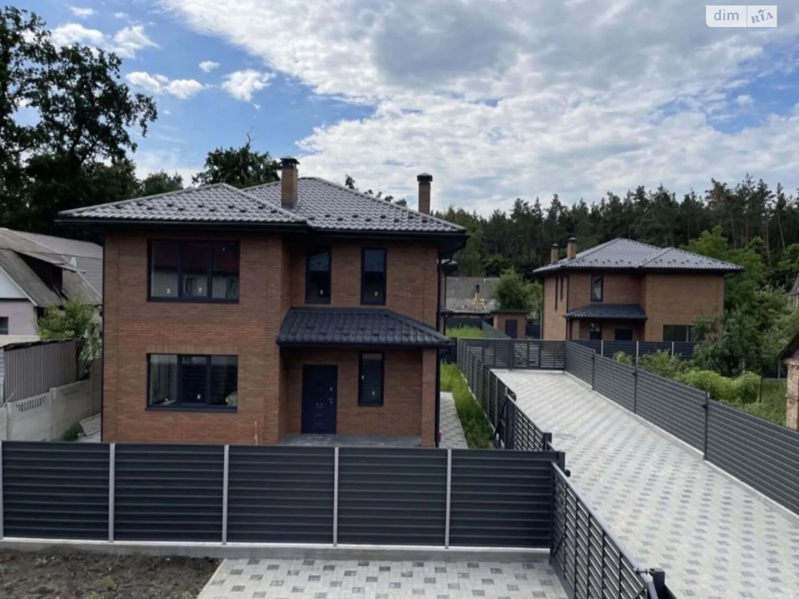 Продается дом на 2 этажа 130 кв. м с верандой, цена: 165000 $ - фото 1