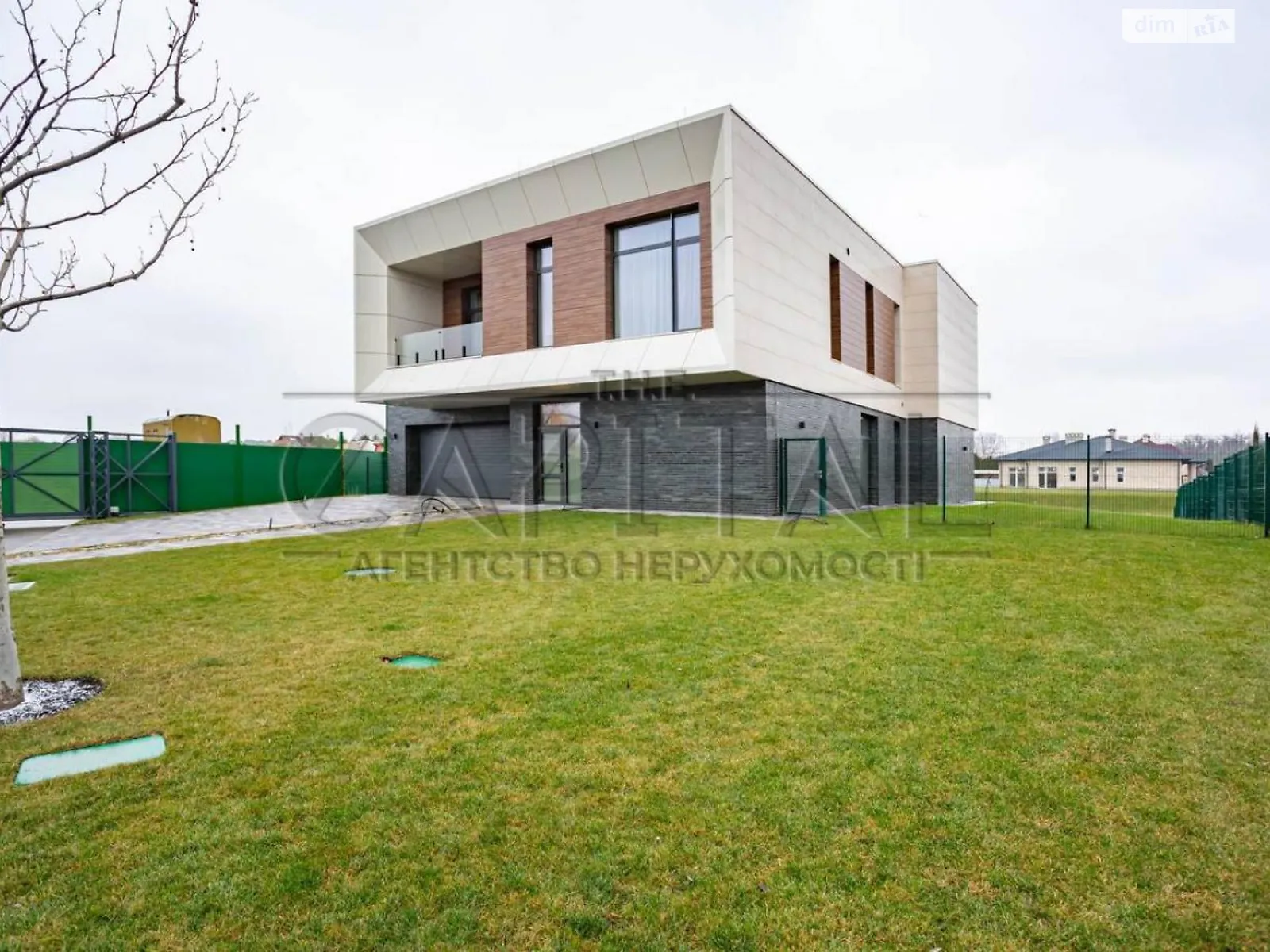 Сдается в аренду дом на 2 этажа 400 кв. м с мансардой, цена: 12000 $ - фото 1