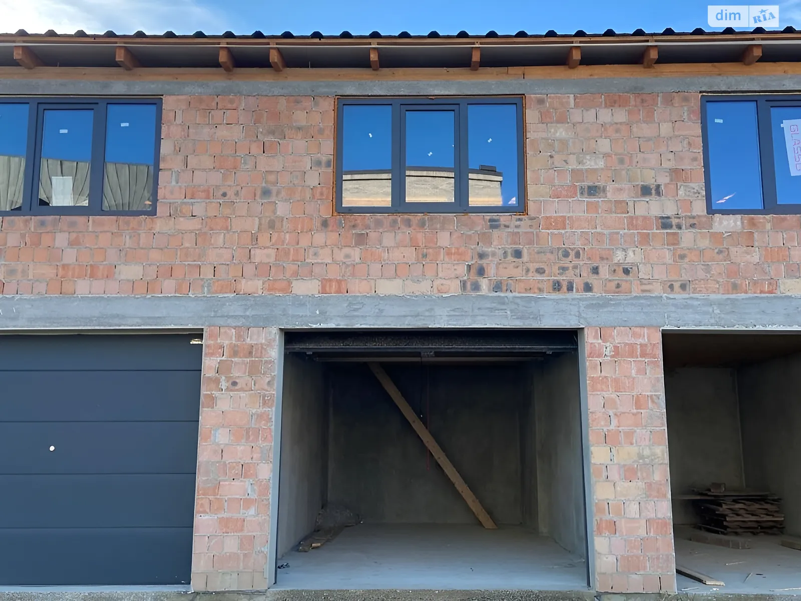 Продается отдельно стоящий гараж универсальный на 41 кв. м, цена: 21000 $ - фото 1