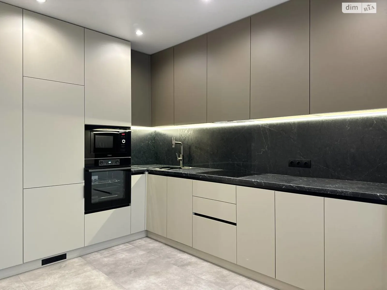 Продается 3-комнатная квартира 78.1 кв. м в Ивано-Франковске, цена: 125000 $ - фото 1