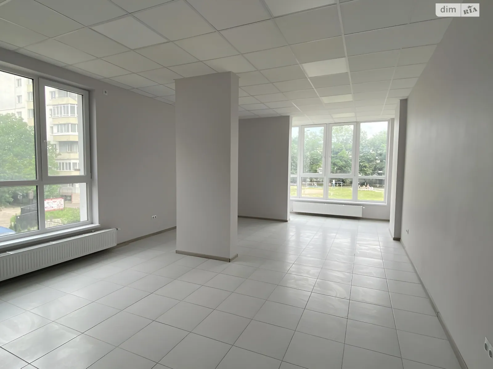 Продается офис 40.8 кв. м в бизнес-центре, цена: 63000 $ - фото 1