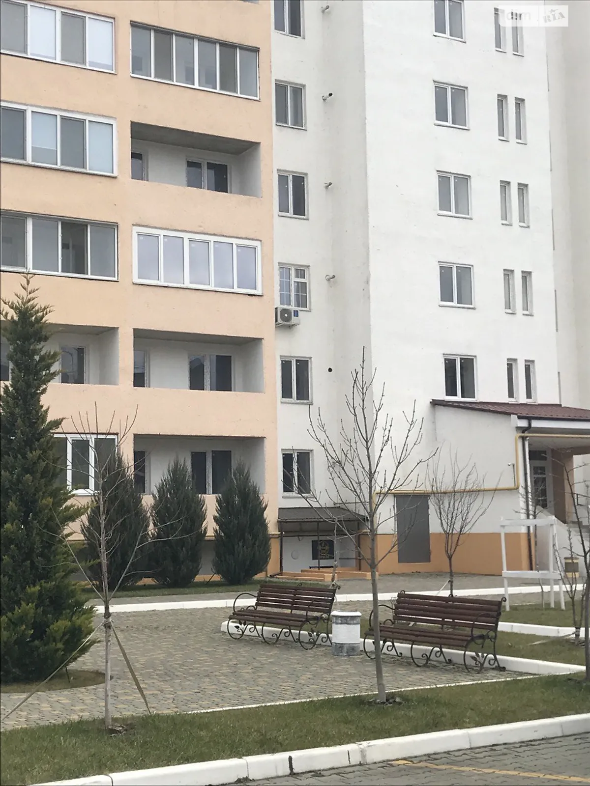 Продается 2-комнатная квартира 68.8 кв. м в Хлебодарском, ул. Черноморская - фото 1
