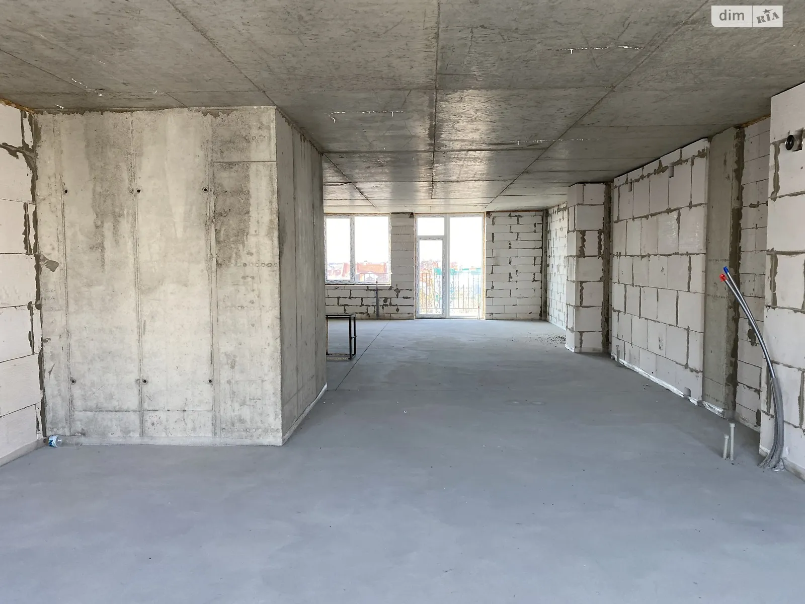 Продается 3-комнатная квартира 95.29 кв. м в Черноморске, ул. Александрийская - фото 1