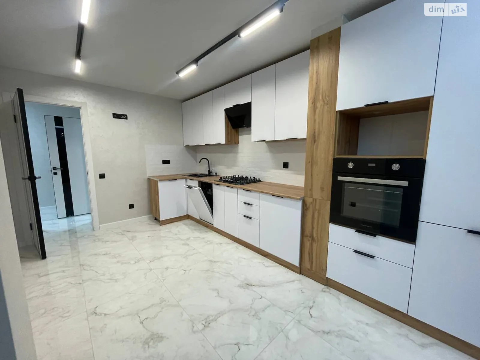 2-кімнатна квартира 57 кв. м у Тернополі, вул. Білогірська - фото 1