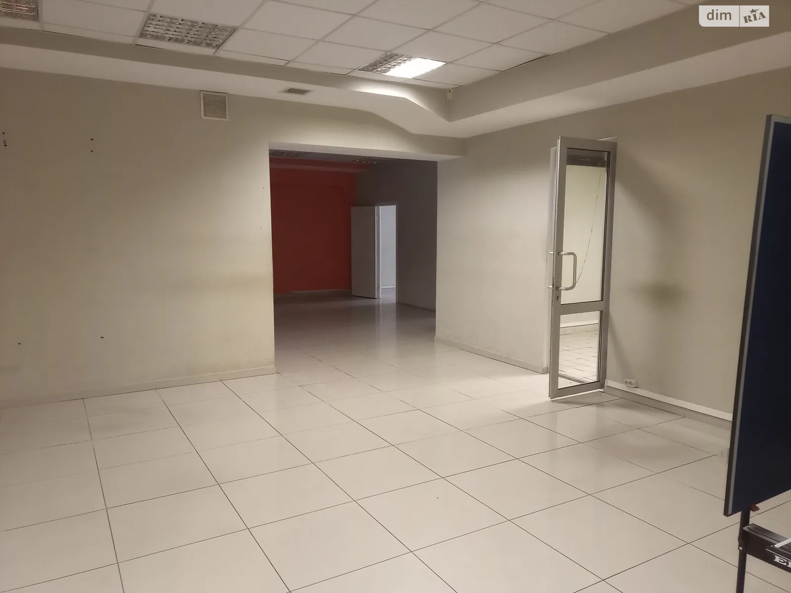 Сдается в аренду офис 230 кв. м в бизнес-центре, цена: 46000 грн - фото 1