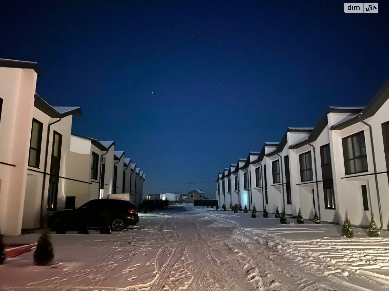 Криховцы (Ивано-Франковск) Таунхаус West town, цена: 170000 $ - фото 1