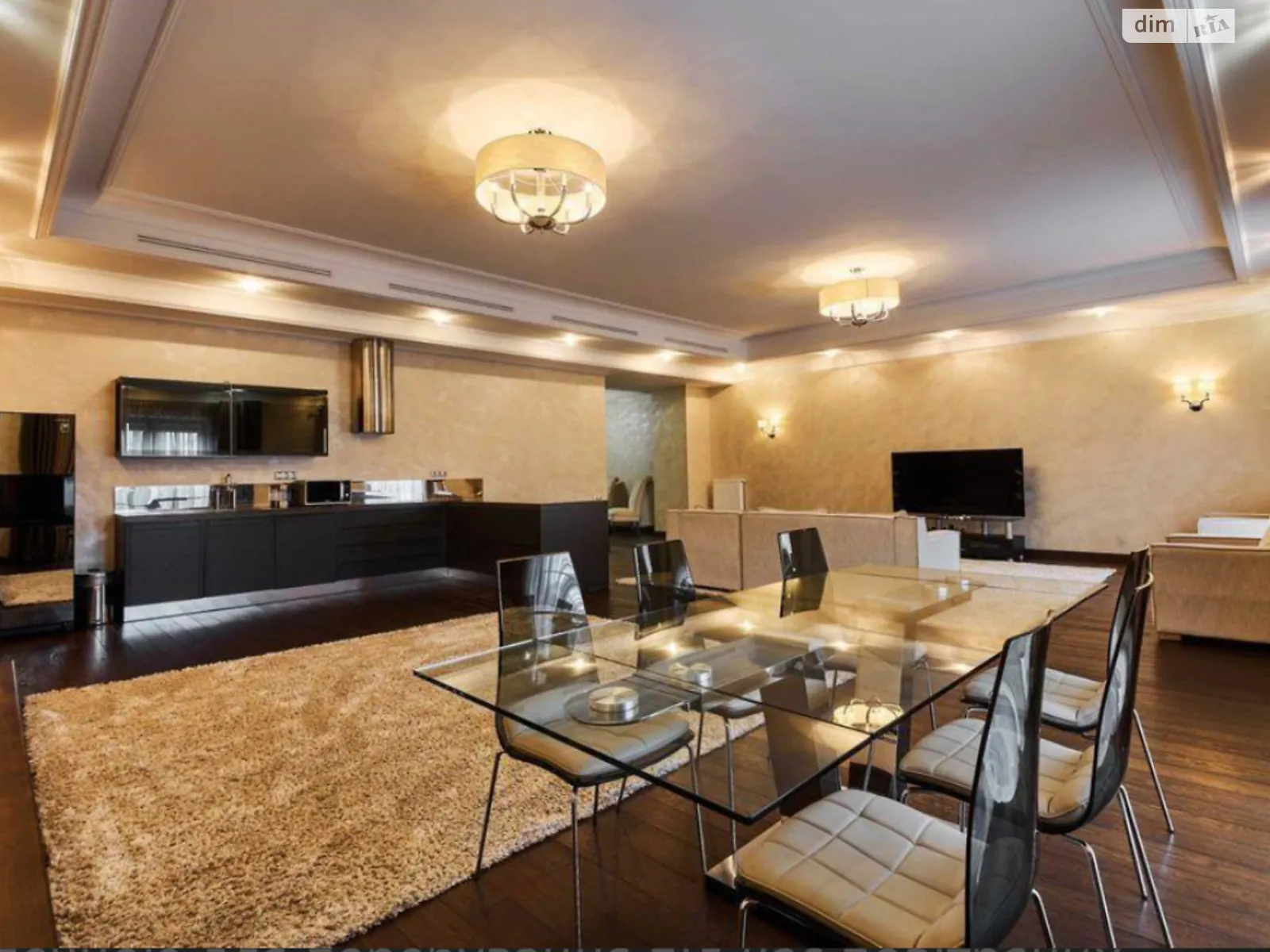 Продается 2-комнатная квартира 212 кв. м в Киеве, ул. Ломаковская(Мичурина), 56 - фото 1