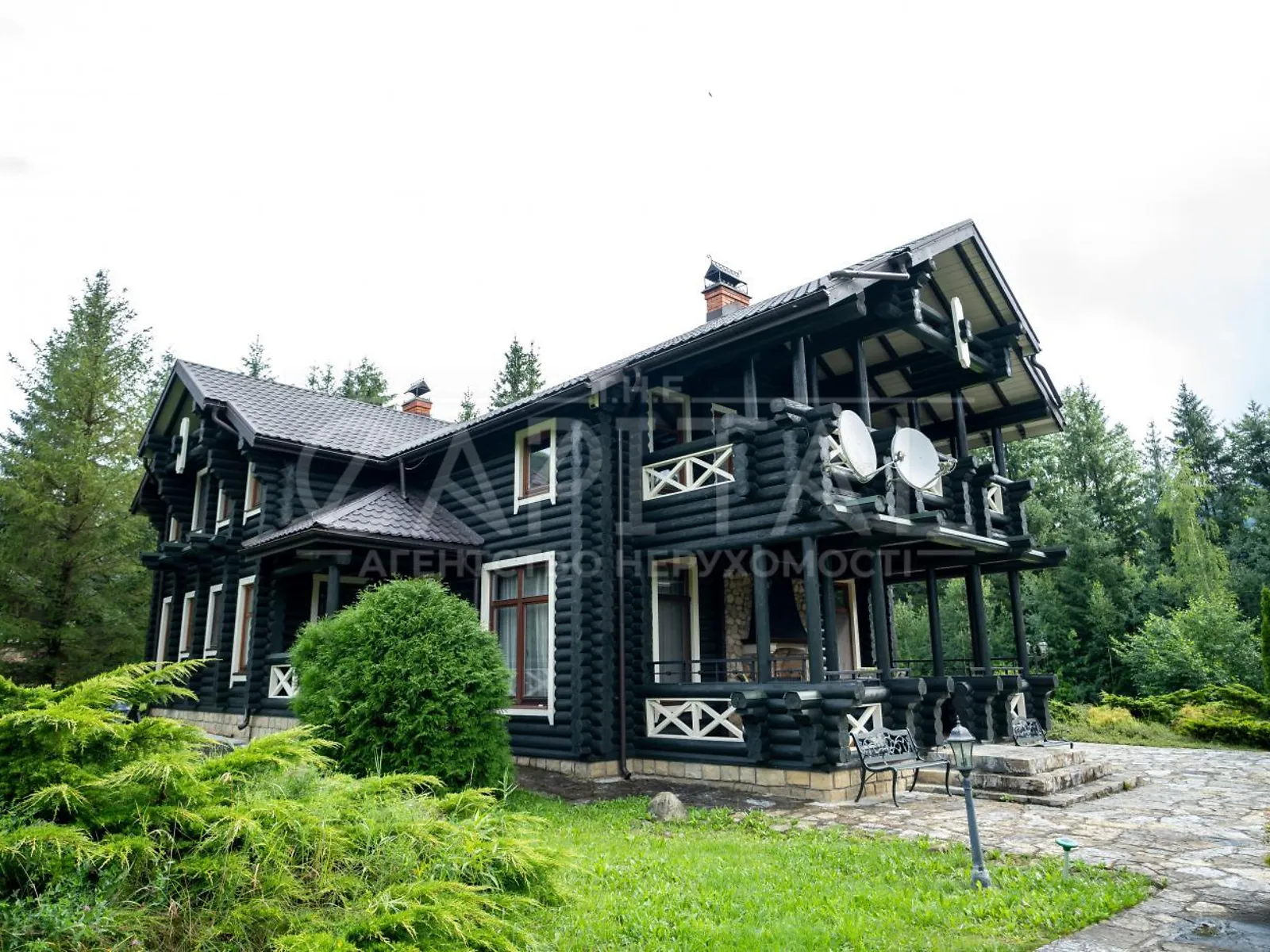 Продается дом на 2 этажа 370 кв. м с камином, цена: 500000 $ - фото 1