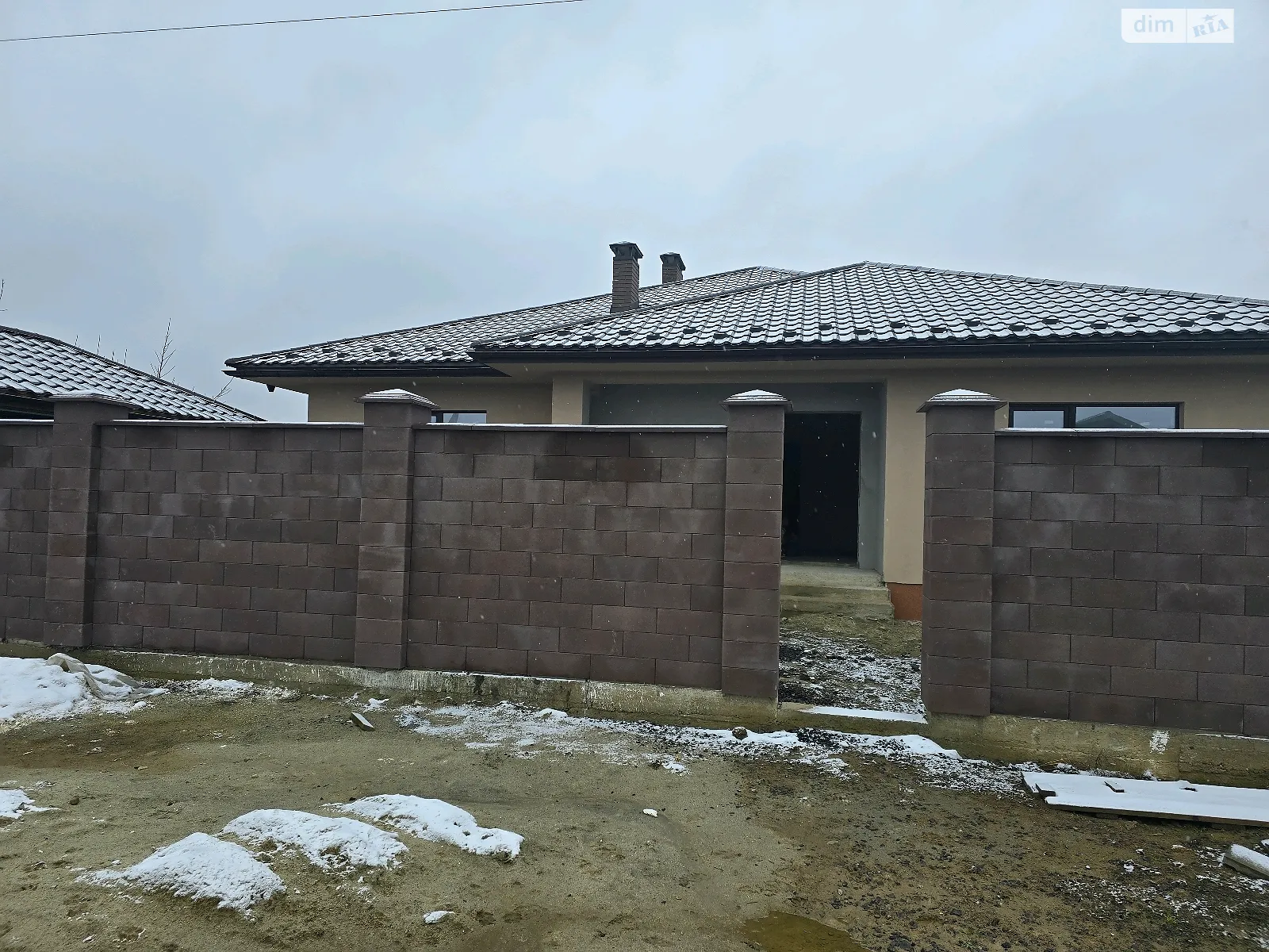 Продается одноэтажный дом 200 кв. м с участком, цена: 189000 $ - фото 1