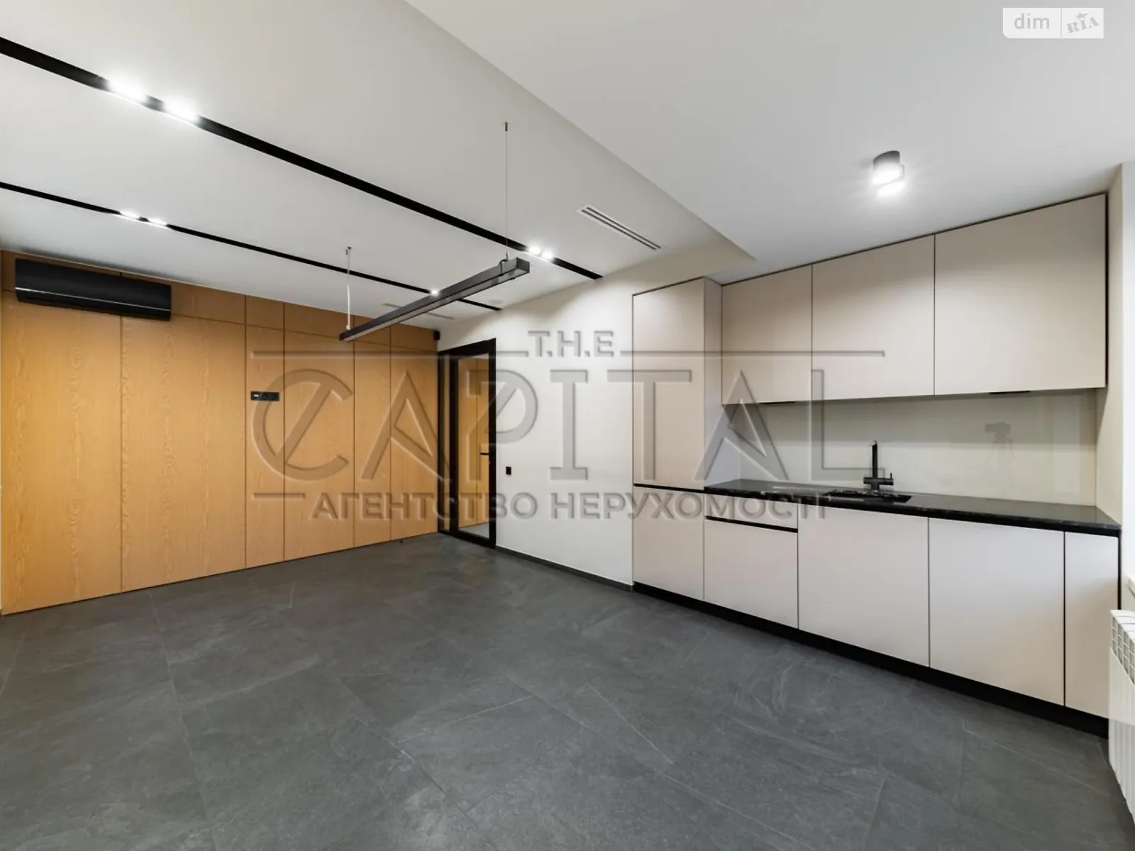 Здається в оренду офіс 230 кв. м в бізнес-центрі, цена: 6000 $ - фото 1