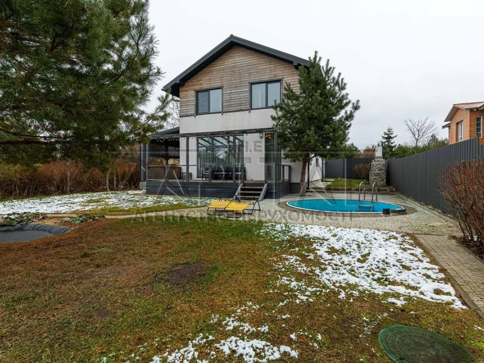 Продается дом на 2 этажа 160 кв. м с садом, цена: 165000 $ - фото 1