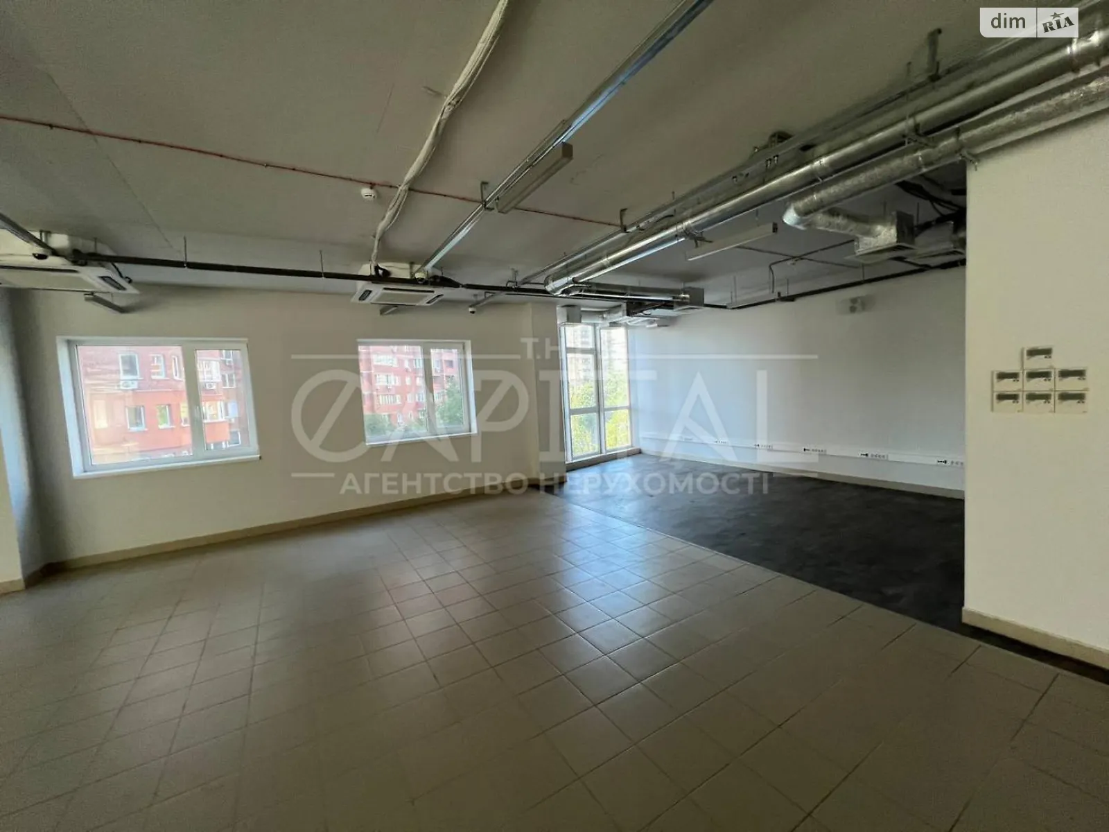 Сдается в аренду офис 300 кв. м в бизнес-центре, цена: 3600 $ - фото 1